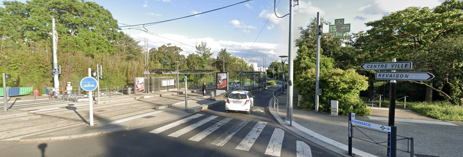 Garage   m² à vendre à Saint-Priest (69800)