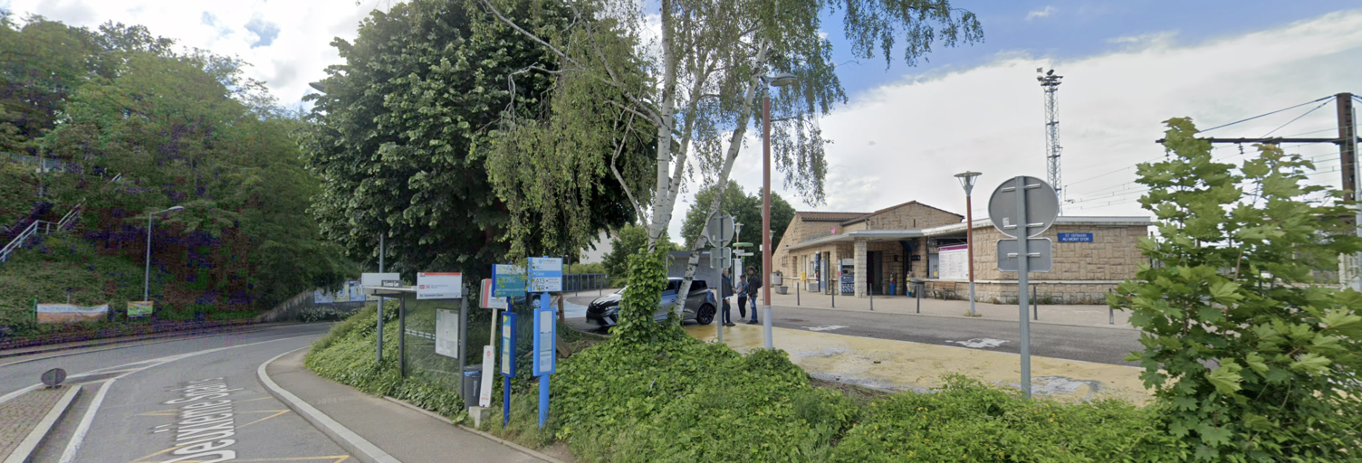 Garage  106 m² à vendre à Saint-Germain-au-Mont-d'Or (69650)