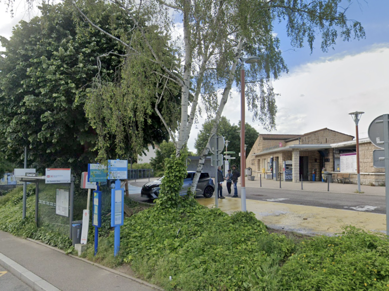 VENTE PARKING - SAINT-GERMAIN-AU-MONT-D'OR (69) — photo 1