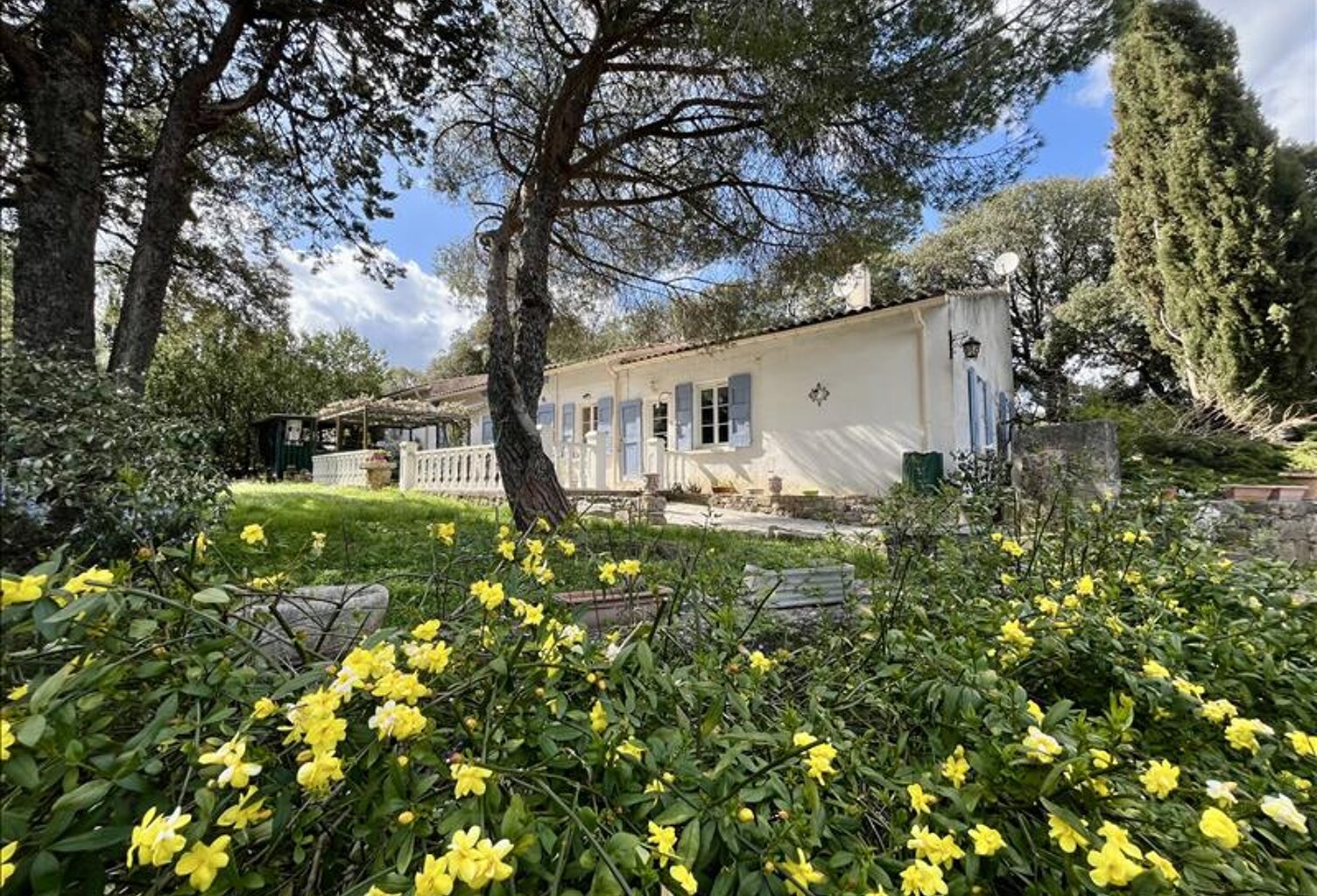 Maison en pierre de 7 pièces principales — photo 1