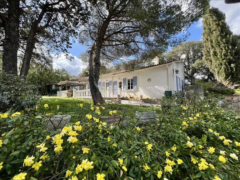 Maison en pierre de 7 pièces principales — photo 1