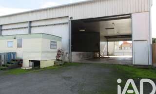 Immeuble  900 m² à vendre à Saint-Amand-sur-Sèvre (79700)