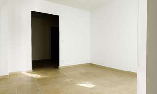 Commerce  35 m² à vendre à Saint-Martin-de-Crau (13310)