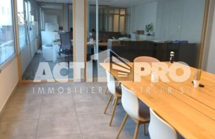Bureaux à louer — photo 2