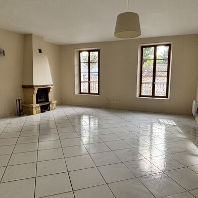 Appartement 3 pièces 880 €
