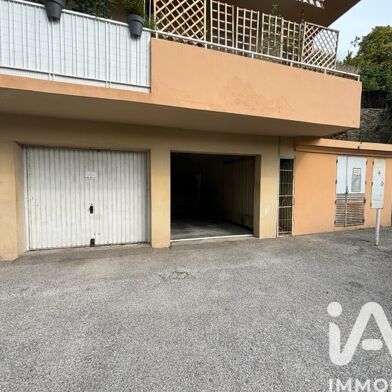Garage  44000 €