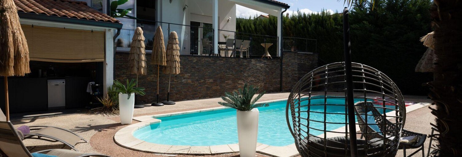 Maison 4 Pièces 250 m² à vendre à Mirefleurs (63730)