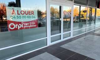 Commerce  98 m² à louer à Saint-Genis-Pouilly (01630)