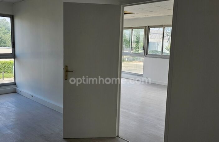 Bureau rénové de 97 m2 à vendre à Trappes au prix de 129000 euros TTC — photo 5