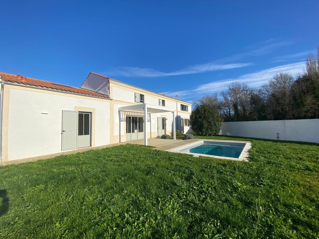 Villa / Maison  T6 à vendre Saint-Laurent-de-la-Prée 17450