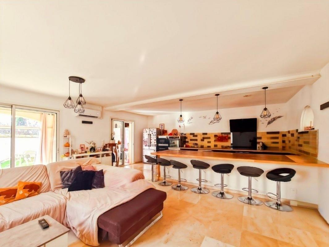 À vendre villa lumineuse et spacieuse