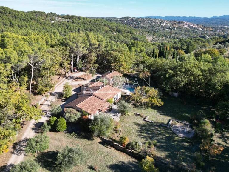 Villa de plain pied avec studio - Fayence — photo 1