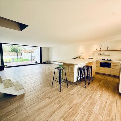 Maison 5 pièces 399000 €