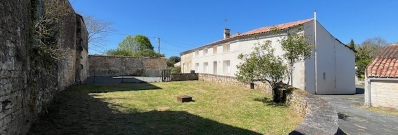 Maison 10 Pièces 235 m² à vendre à Grandjean (17350)