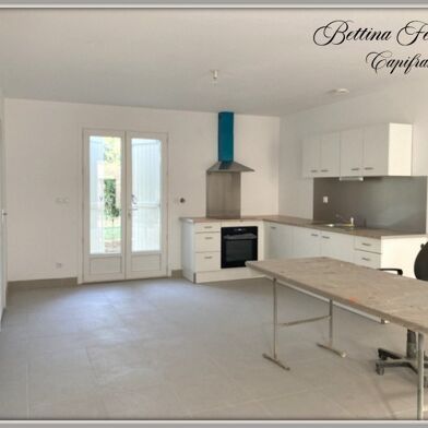 Appartement 3 pièces 915 €