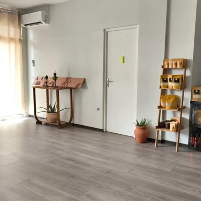 Bureau 5 pièces 2000 €