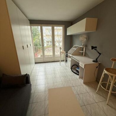Appartement 1 pièces 890 €