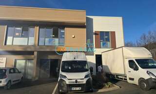 Local industriel  221 m² à louer à Bussy-Saint-Georges (77600)