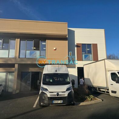 Local industriel  2679 €