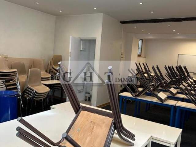 A LOUER BOUTIQUE 60 M2 IDEAL PROFESSIONS LIBERAL, FACE A UN HOPITAL — photo du bien