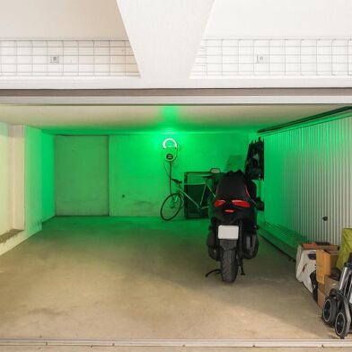 Garage  77000 €