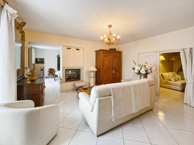 Port-Lesney - Maison en pierre de caractère - 215 m² habitables - 8 pièces - 3 chambres- Terrain 944 m² — photo 1