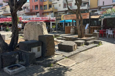 Commerce  310000 €