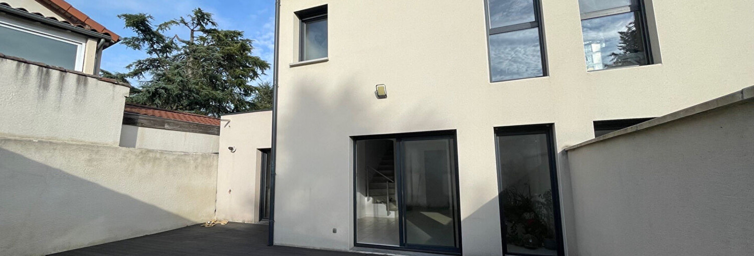 Maison 4 Pièces 95 m² à louer à Saint-Genis-Laval (69230)