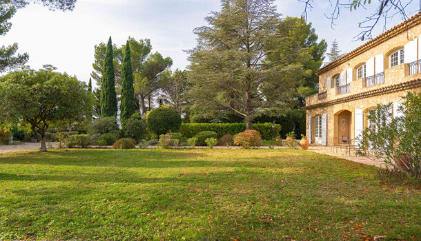 Villa / Maison 8 pièces  à vendre Aix-en-Provence 13090