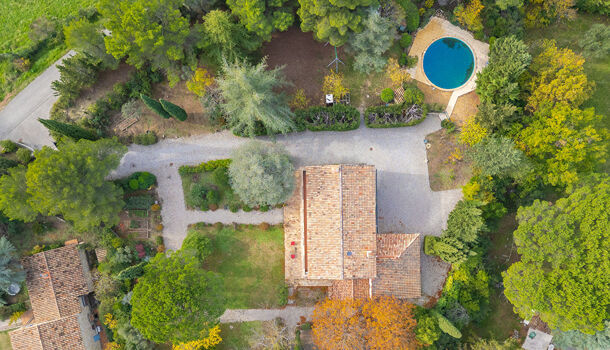 Villa / Maison 8 pièces  à vendre Aix-en-Provence 13090