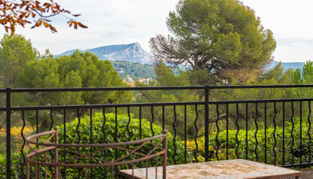 Villa / Maison 8 pièces  à vendre Aix-en-Provence 13090