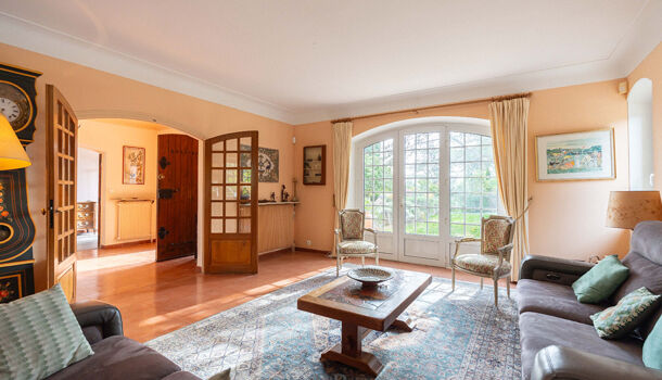 Villa / Maison 8 pièces  à vendre Aix-en-Provence 13090