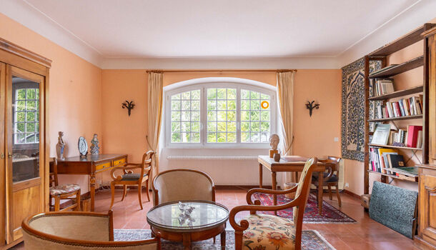 Villa / Maison 8 pièces  à vendre Aix-en-Provence 13090