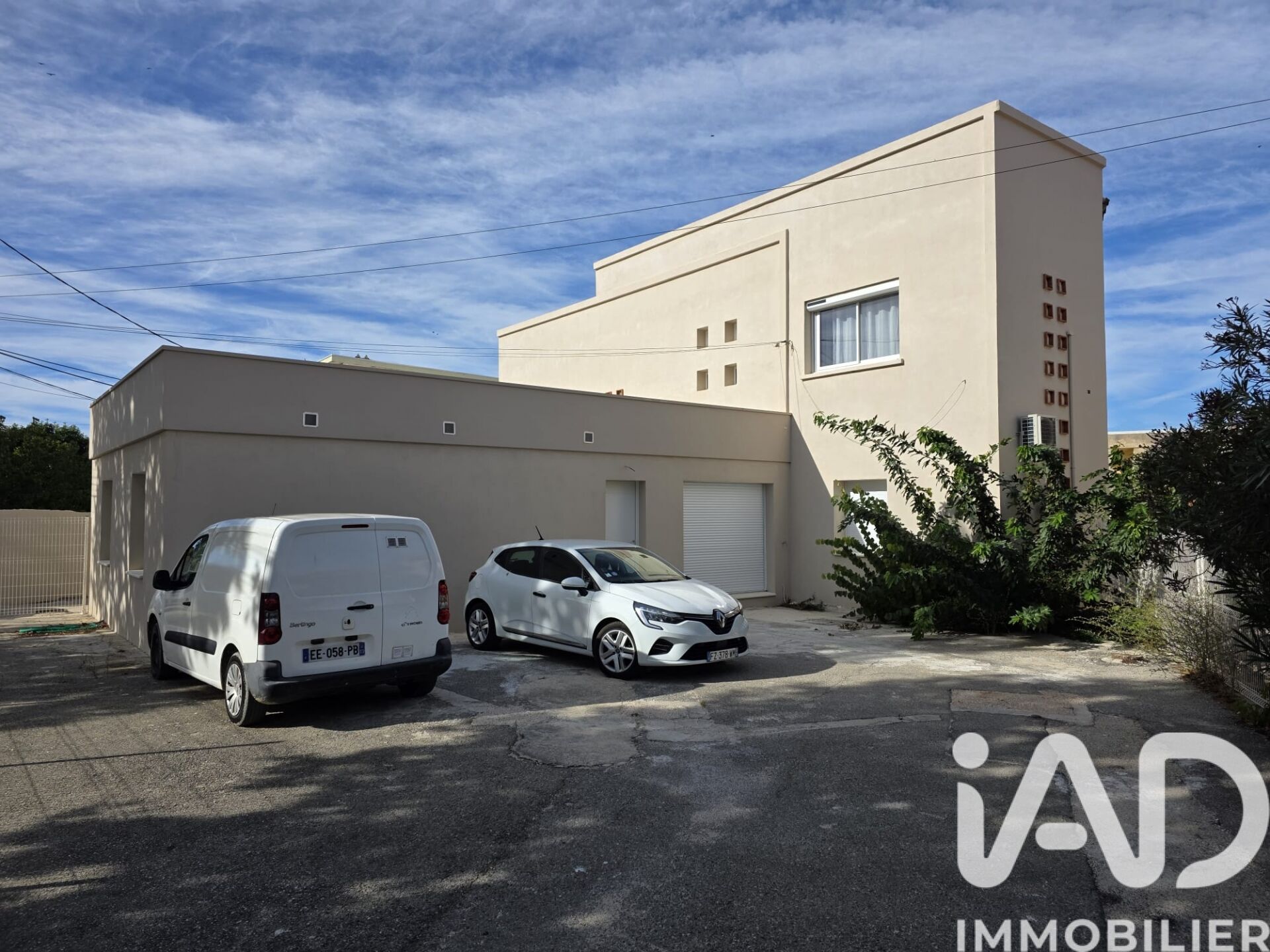 Berre-L-Etang - 339m² - 3p.