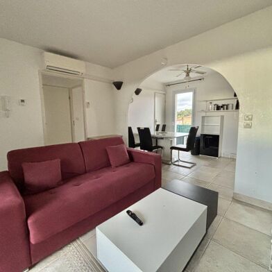 Appartement 3 pièces 740 €