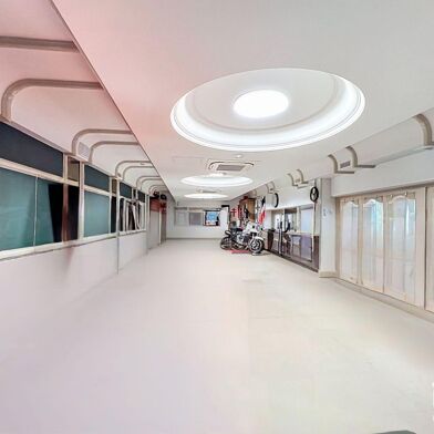 Commerce  2500000 €