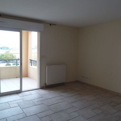 Appartement 3 pièces 890 €