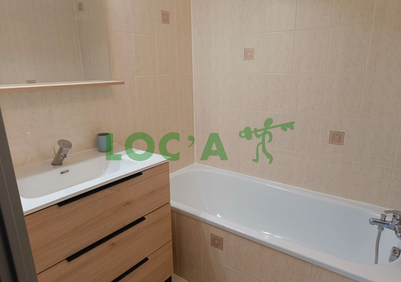 Location Studio 34 m² à Fontaine-Lès-Dijon 670 ¤ CC /mois