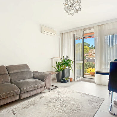 Appartement 5 pièces 204000 €