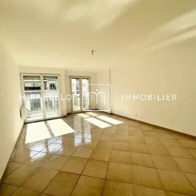 Appartement 3 pièces 1300 €