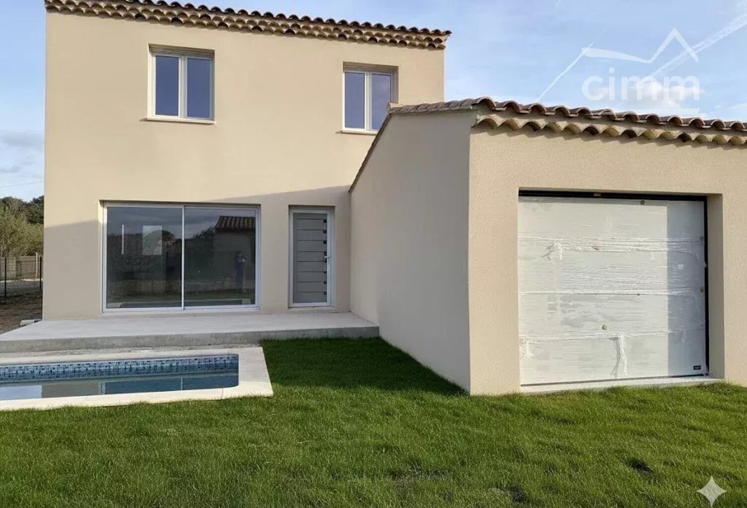 Villa neuve de type 4 avec garage et piscine — photo 1