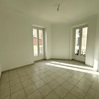 Appartement  231000 €