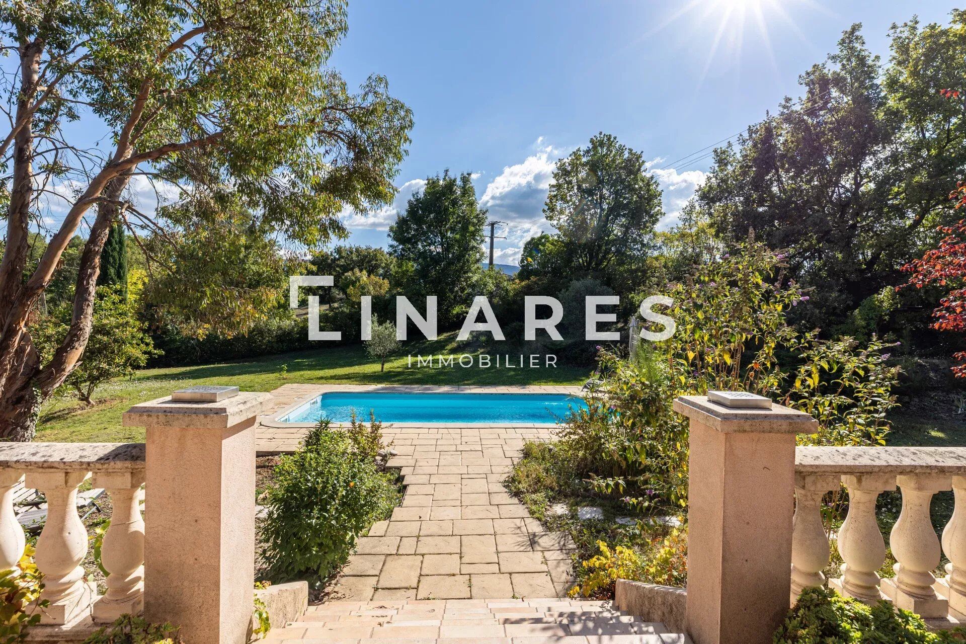 Villa / Maison  T5 à vendre Saint-Zacharie 83640