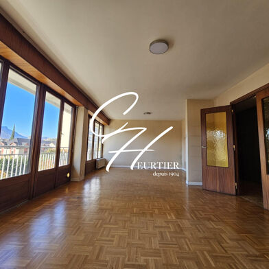 Appartement 4 pièces 220000 €