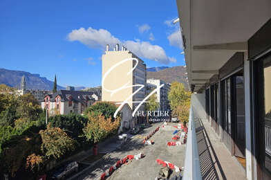Appartement 4 pièces 200000 €