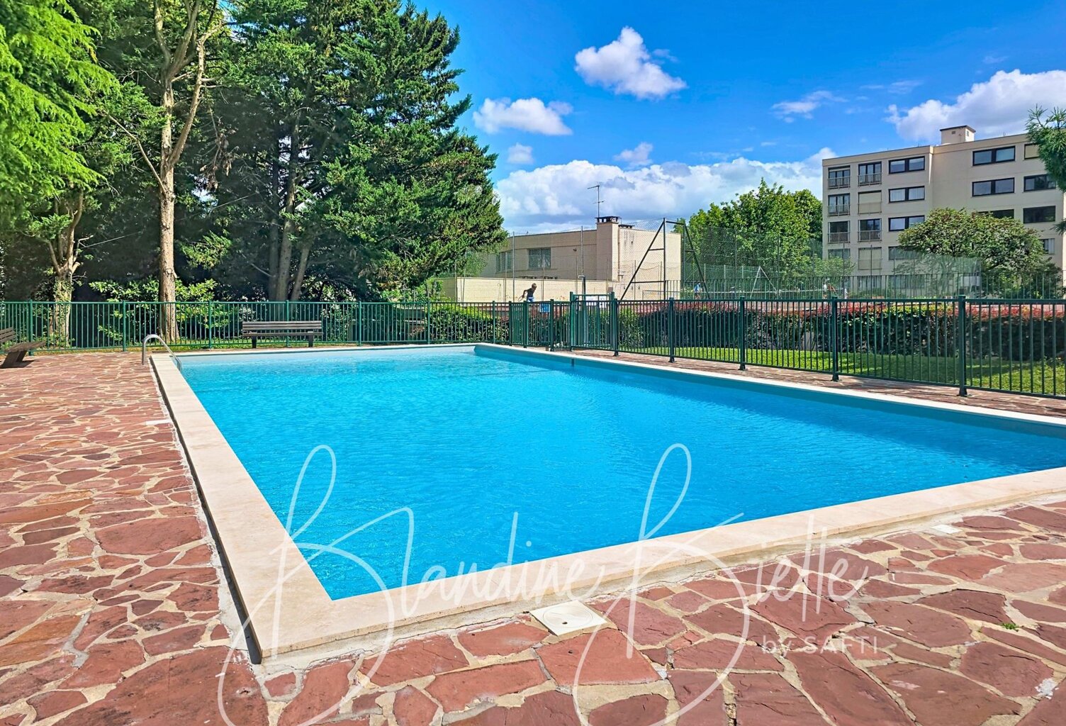 Appartement familial avec piscine et tennis — photo 1