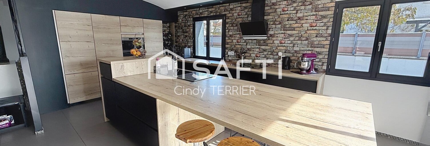 Maison 8 Pièces 217 m² à vendre à Beaucroissant (38140)