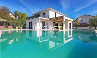 Maison 8 Pièces 217 m² à vendre à Beaucroissant (38140)