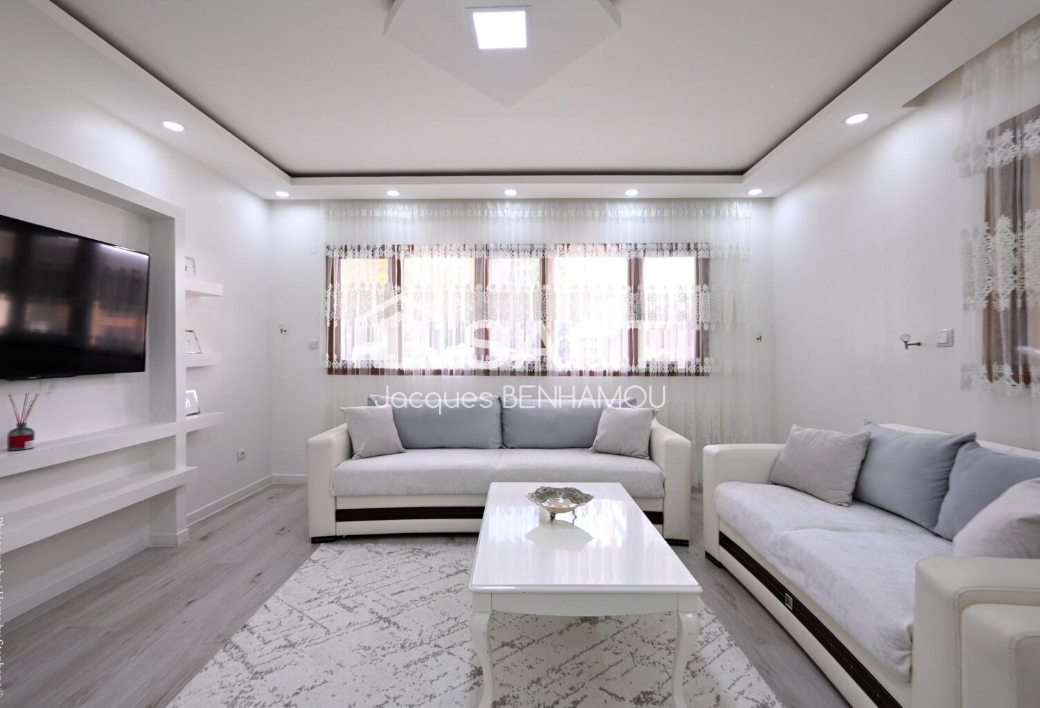 T4 + cave — photo 1