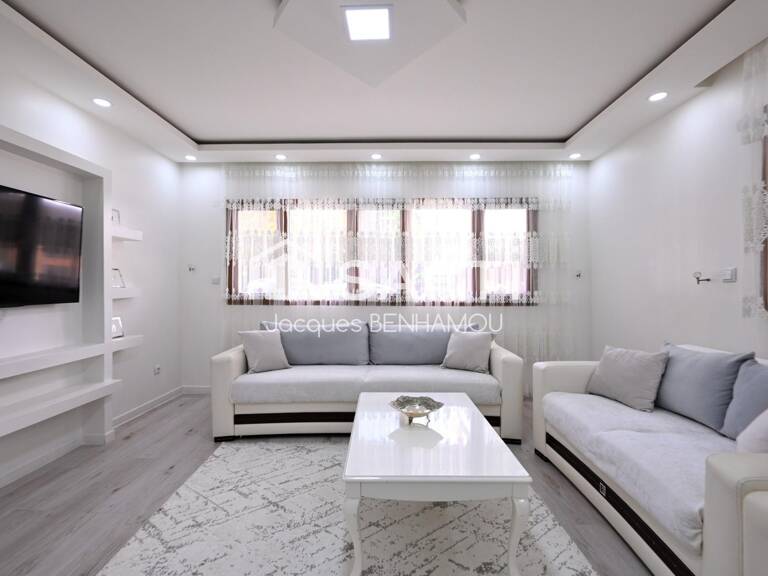T4 + cave — photo 1